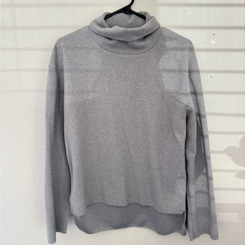 ZARA TURTLENECK GRAY SWEATER SIZE SMALL